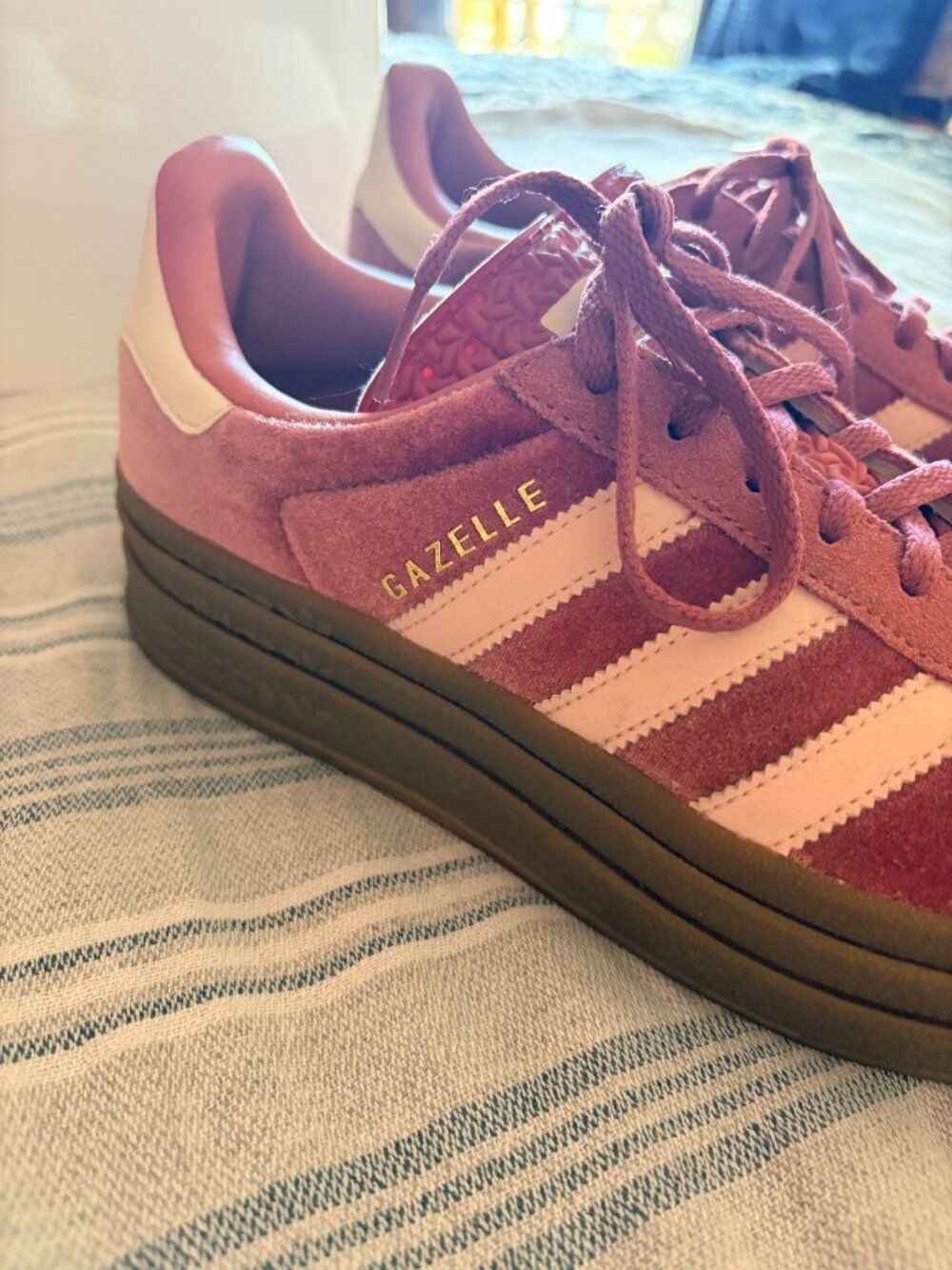 Adidas Gazelle Bold Platform Sneaker Pink Velvet Gum Sole Women's 9 - Picture 6 of 8